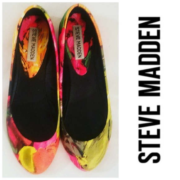 Cute 💕 Steve Madden flats - Picture 1 of 7